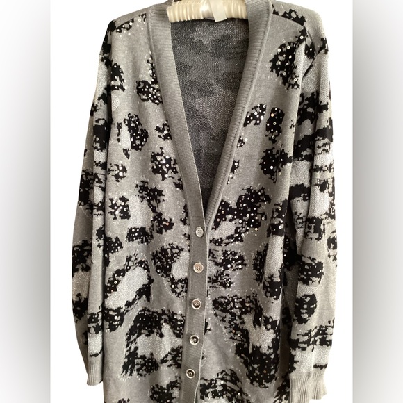 🚨 Venus Button Down Cardigan Gray & Black w/Silver Sequins Size XL-XXL - Picture 5 of 6